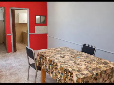  ESPECTACULAR OPORTUNIDAD 2amb Y MEDIO TOTALMENTE INDEPENDIENTE CON PATIO Y JARDIN 