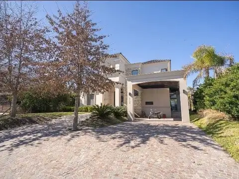 Casa en Venta en Haras Santa María, USD 475.000