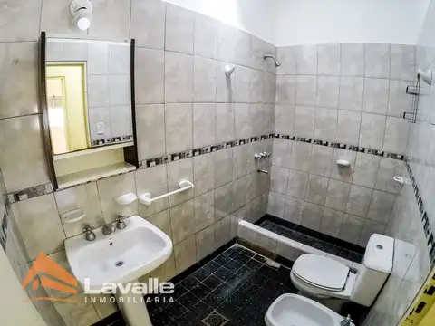 Casa en Alquiler con 1 cochera