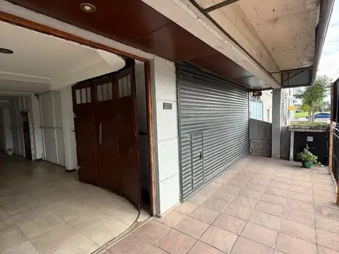 LOCAL MAS VIVIENDA SOBRE AV. MONSEÑOR ZABALA