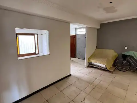 Local en Venta en Barrio López de Gomara, USD 160.000