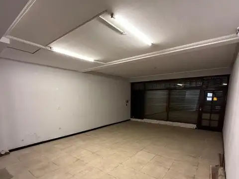Local en Venta en Barrio López de Gomara, USD 160.000