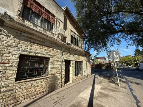 VENTA PROPIEDAD MULTIFAMILIAR CON LOCAL HURLINGHAM