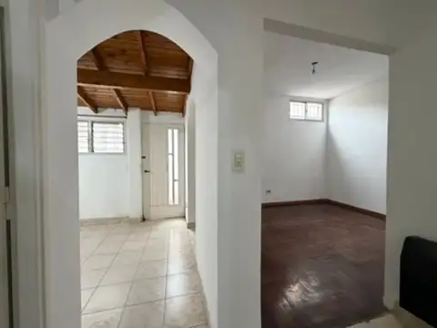 Depto Tipo Casa 2 ambientes con 1 baño