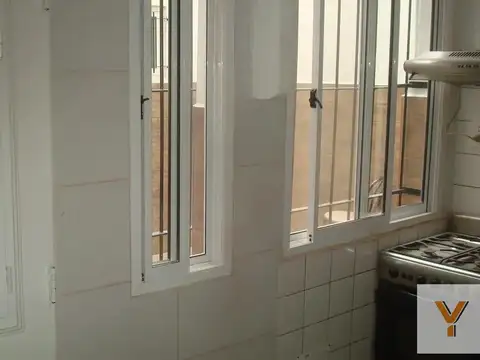 Depto Tipo Casa en Venta en Villa del Parque, USD 165.000