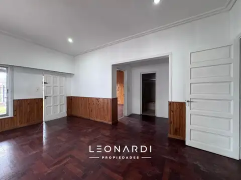 Casa en Alquiler con 1 cochera