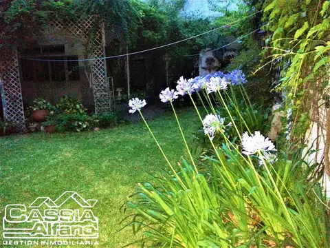 Casa 5 ambientes con 4 baños