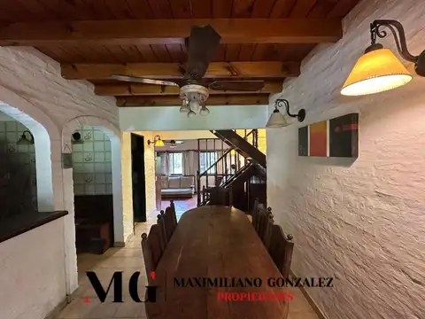 Casa 4 ambientes con 2 baños