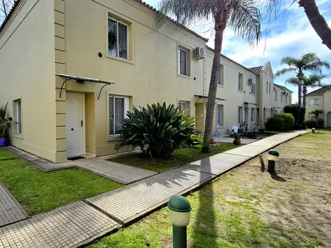 Casa Duplex en venta en pilar
