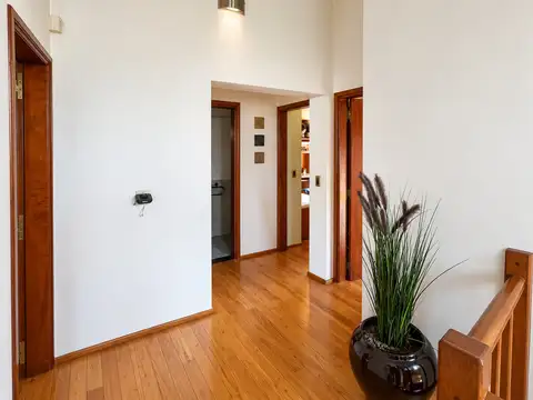 VENTA – CASA 3 DORMITORIOS CON PILETA – FISHERTON – LOLA MEMBRIVES 8853
