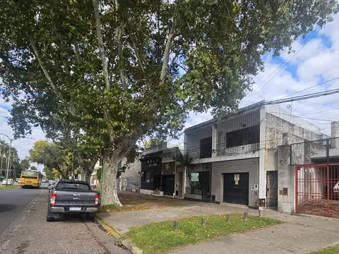 Alberdi, Bv. Rondeau 1400, casa 2 plantas, excelente estado, 4 dormitotiorios.