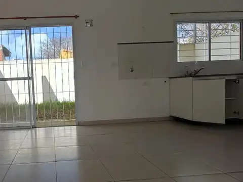 Departamento en Alquiler en Berazategui Oeste, $ 500.000