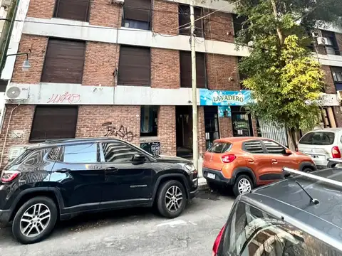 Martínez: Excelente Departamento de 2 Amb con Vista Al Norte. Impecable estado. Entre Vías y Avenida