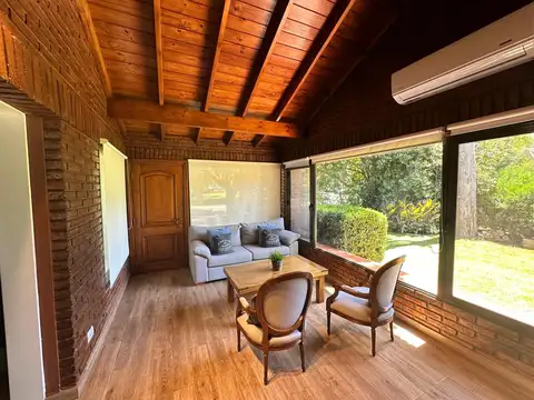 Casa en venta - 4 Dormitorios 4 Baños - Pilar