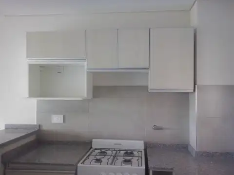 Departamento en Alquiler en Abasto, $ 450.000