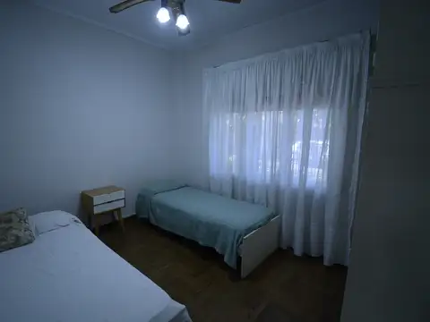 Casa 6 ambientes con 2 baños