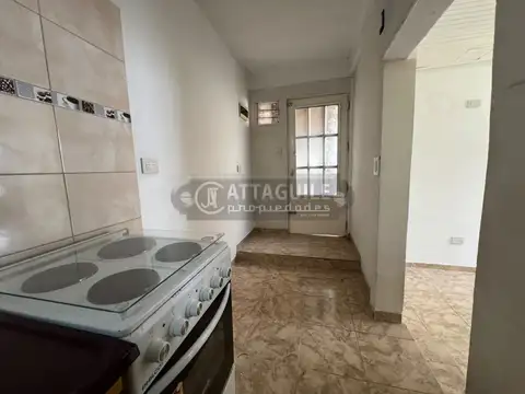 Depto Tipo Casa 2 ambientes con 1 baño