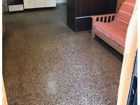 SE VENDE ALQUILADO 1 amb entrada indep, buena zona