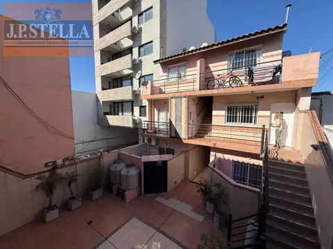 Oficina 30 ambientes con 15 baños