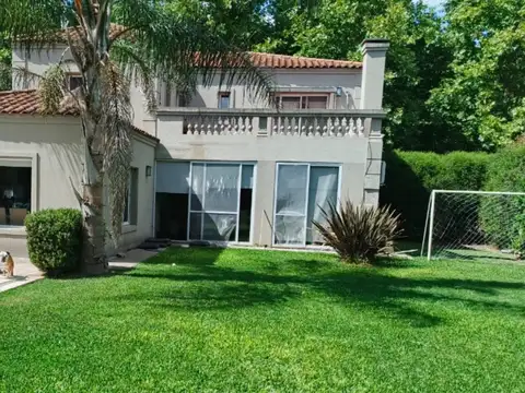 Casa 7 ambientes con 3 baños