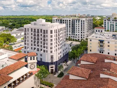 1321 San Lorenzo Avenue, Coral Gables, FL 33146, USA 1300