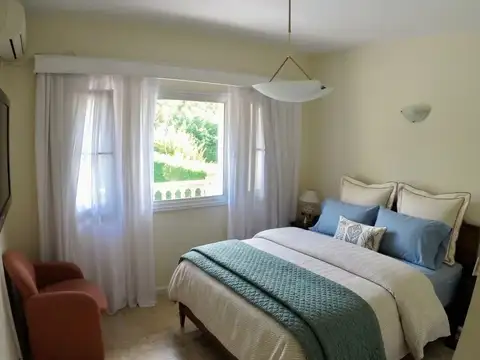 Casa en Alquiler en El Establo, USD 2.100