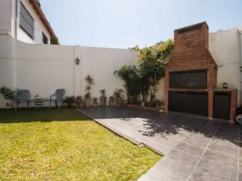 Venta casa en Munro con jardin  PERMUTA
