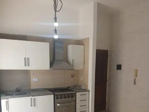 Departamento Dos Ambientes con Terraza y Patio con Lavadero