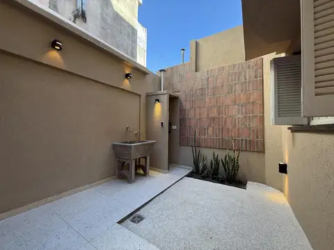 CASA EN VENTA PLANTA BAJA CON PATIO