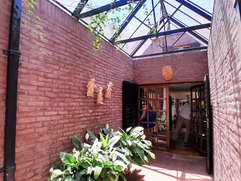 Casa 4 ambientes con 3 baños