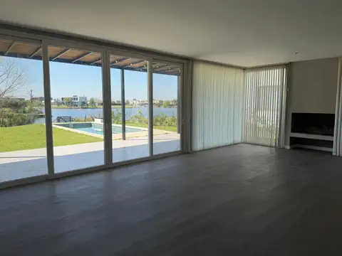 Casa en Venta en El Cantón - Barrio Islas, USD 360.000