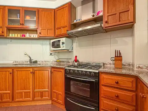 Departamento 3 ambientes con 2 baños