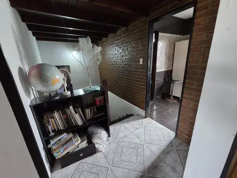 VENTA CASA 5 AMBIENTES EN VILLA ADELINA