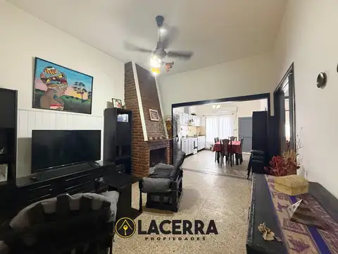 Casa en venta 5 ambientes, Caseros, 3 de febrero