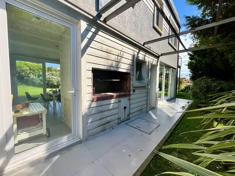 Casa en Venta con 6 cocheras