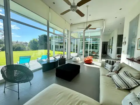 CASA EN VENTA PINAMAR NORTE A 100MTS DE LA PLAYA Y EL MAR EN EXCELENTE ESTADO