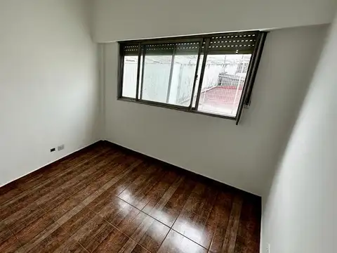 Depto Tipo Casa en Alquiler 50 años