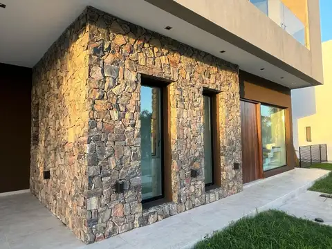 Casa en Alquiler en Countries y Barrios Cerrados en Guillermo Hudson, USD 5.000