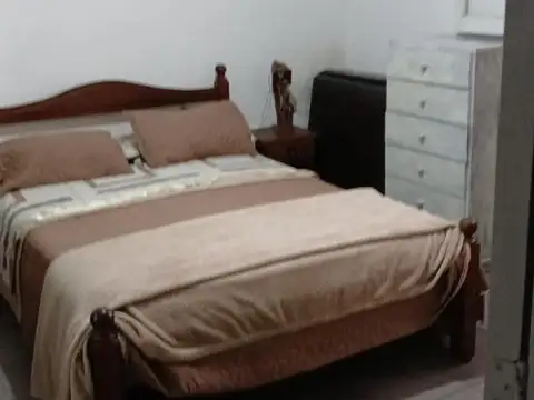 Casa al frente dos dormitorios en Barrio Hospitales