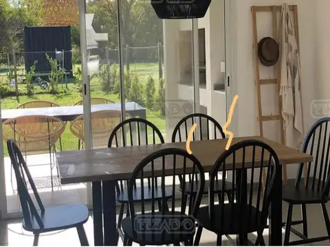 Casa 4 ambientes con 3 baños