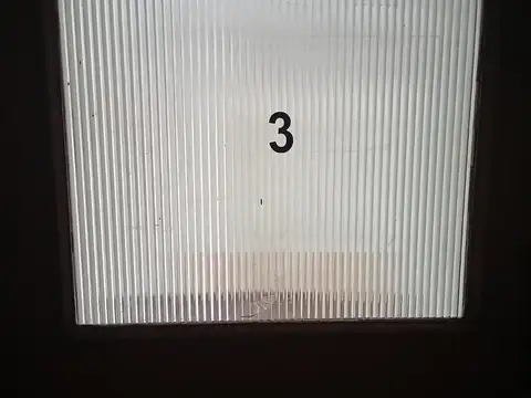 Alsina 833 SIN EXPENSAS oficinas 36m2 baños externos
