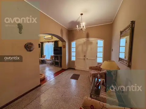 Casa 6 ambientes con 3 baños