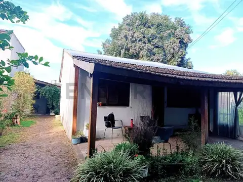VENTA Casa Tipo Industrial + Monoambiente Independiente (Ideal Renta) – Parada Robles-Exaltación de