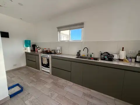 Casa 3 ambientes con 2 baños
