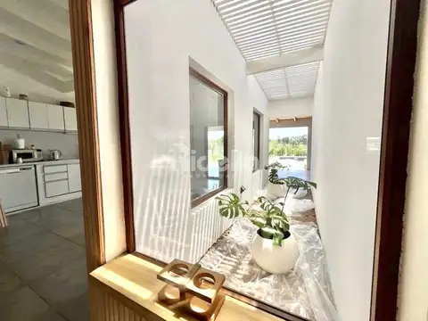 Casa en Barrio Privado Ribera – Detalles de Calidad - Jardín con Pileta