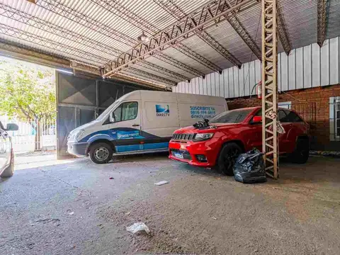 GALPÓN EN ALQUILER SOBRE BV OROÑO Y AV URIBURU