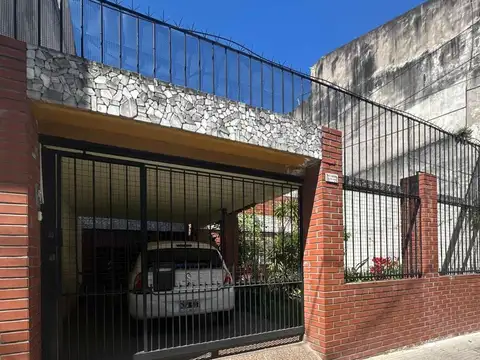 CASA LOTE PROPIO-PATIO-TERRAZA