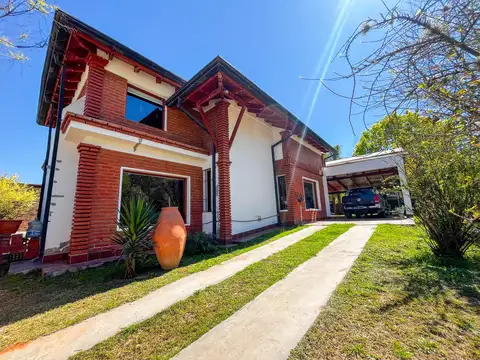 VENTA CASA DPTOS  LOS PERALES