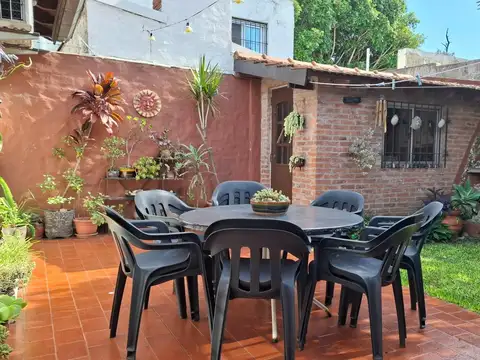 Dúplex de 4 Ambientes con Jardín y Cuarto de Herramientas