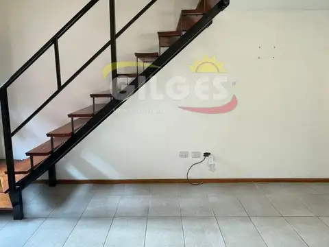 Depto Tipo Casa en Alquiler de 2 ambientes
